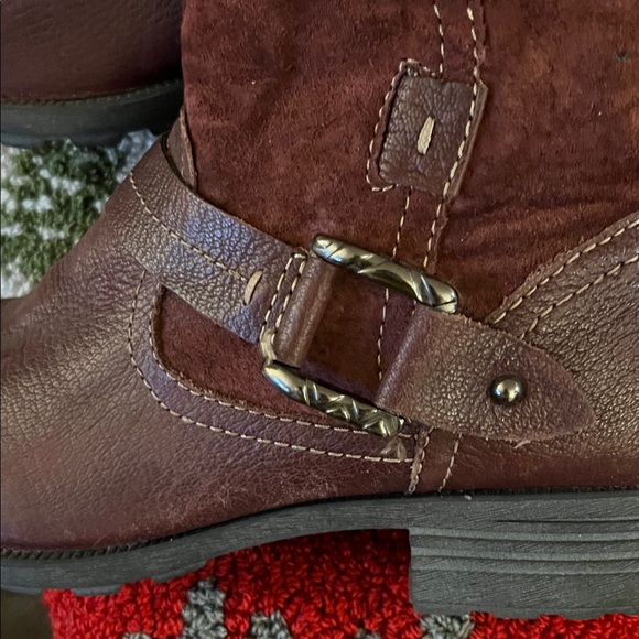Earth Origins Leather Boots - Picture 3 of 6